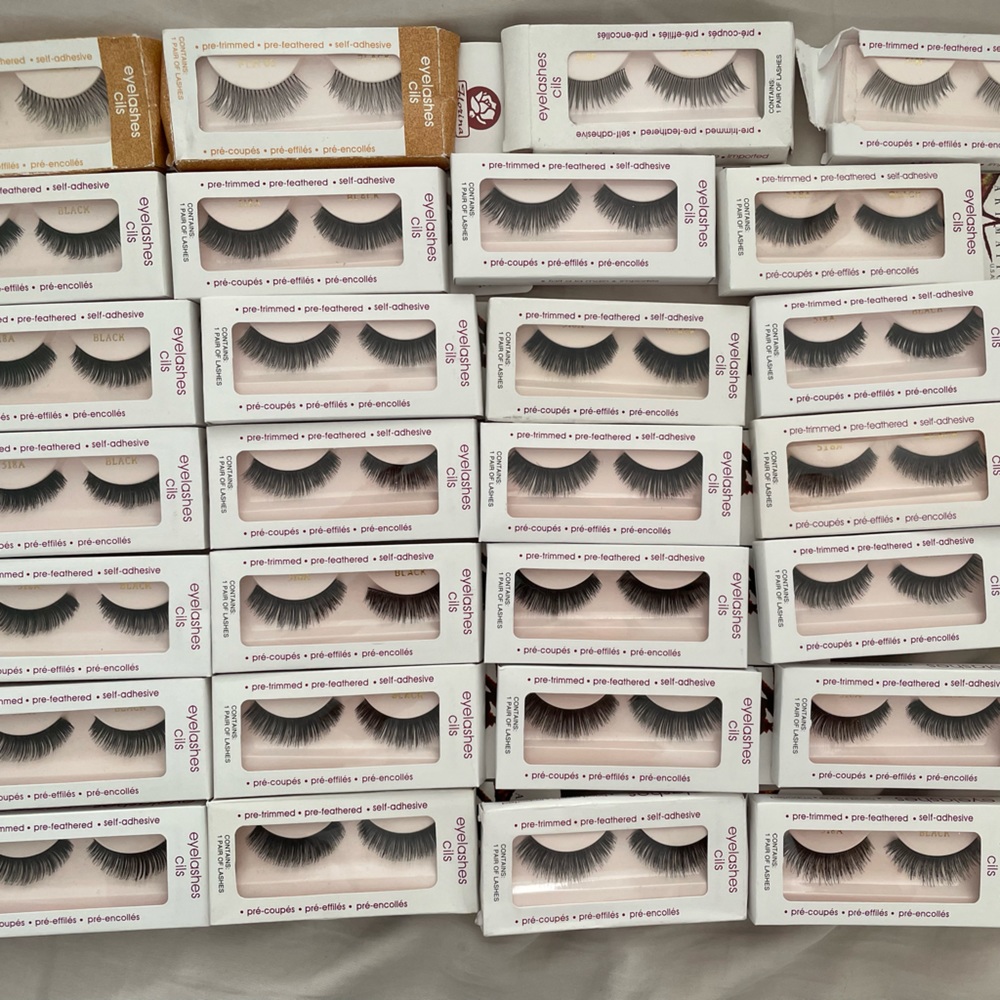 Lot of fake lashes 30 pieces